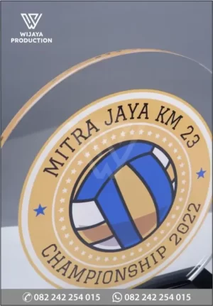 Detail Plakat Akrilik Juara 1 Semi Open Turnamen Volly Ball Putra Mitra Jaya Cup
