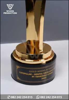 TR166 Piala Logam Gold Medal Achiever