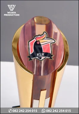 TR173 Piala The Best Area Sales Manager