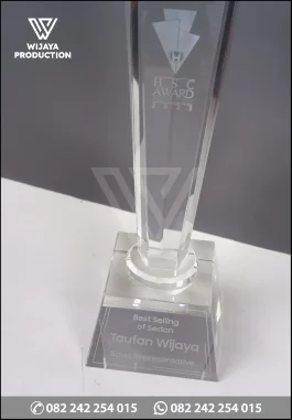 TR175 Piala Kristal HSC Award