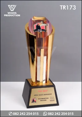 TR173 Piala The Best Area Sales Manager